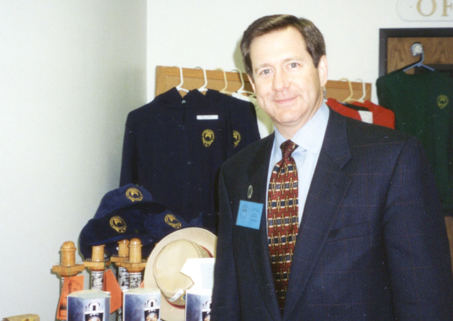 Jordan Schnitzer founds Friends of Astoria Column in 1980